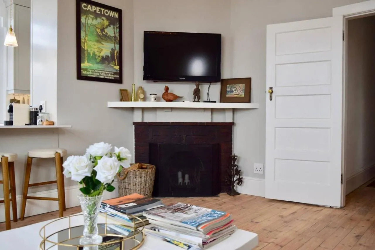 Characterful And Stylish 3 Bedroom Home In Green Point Cape Town 0*,  South Africa